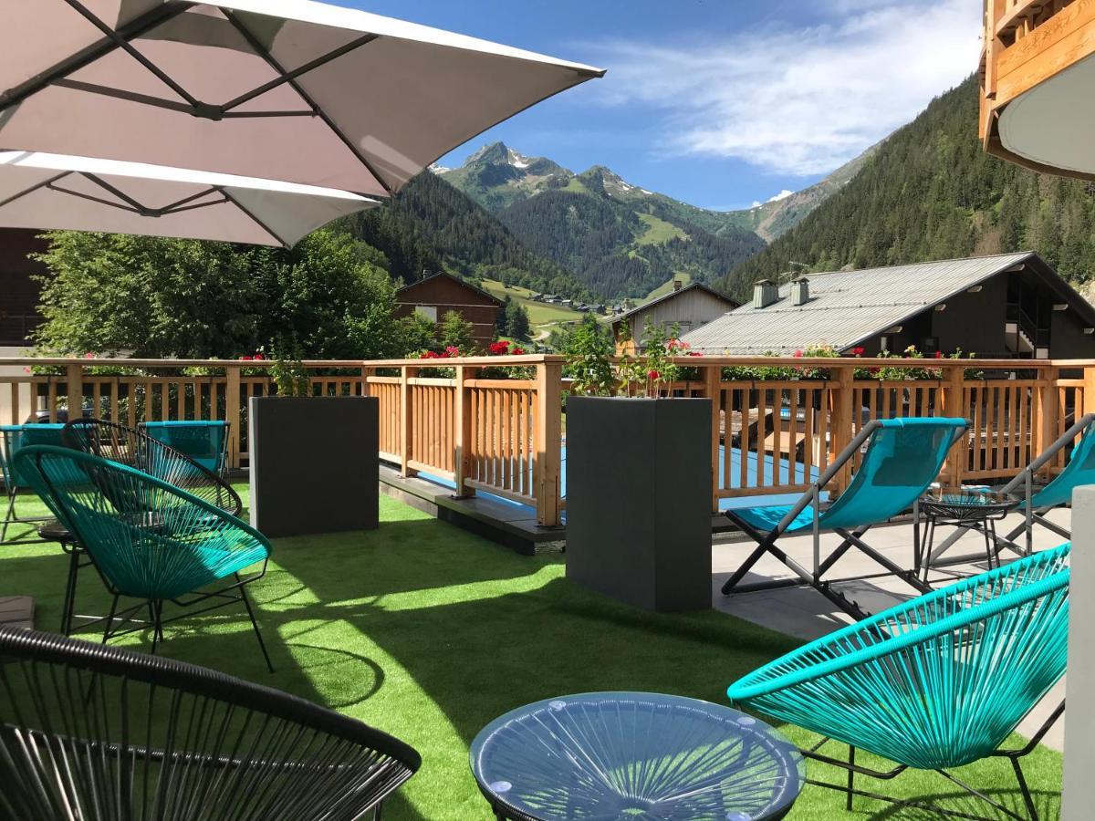 Logis Hotel Les Ancolies 아레체스 외부 사진