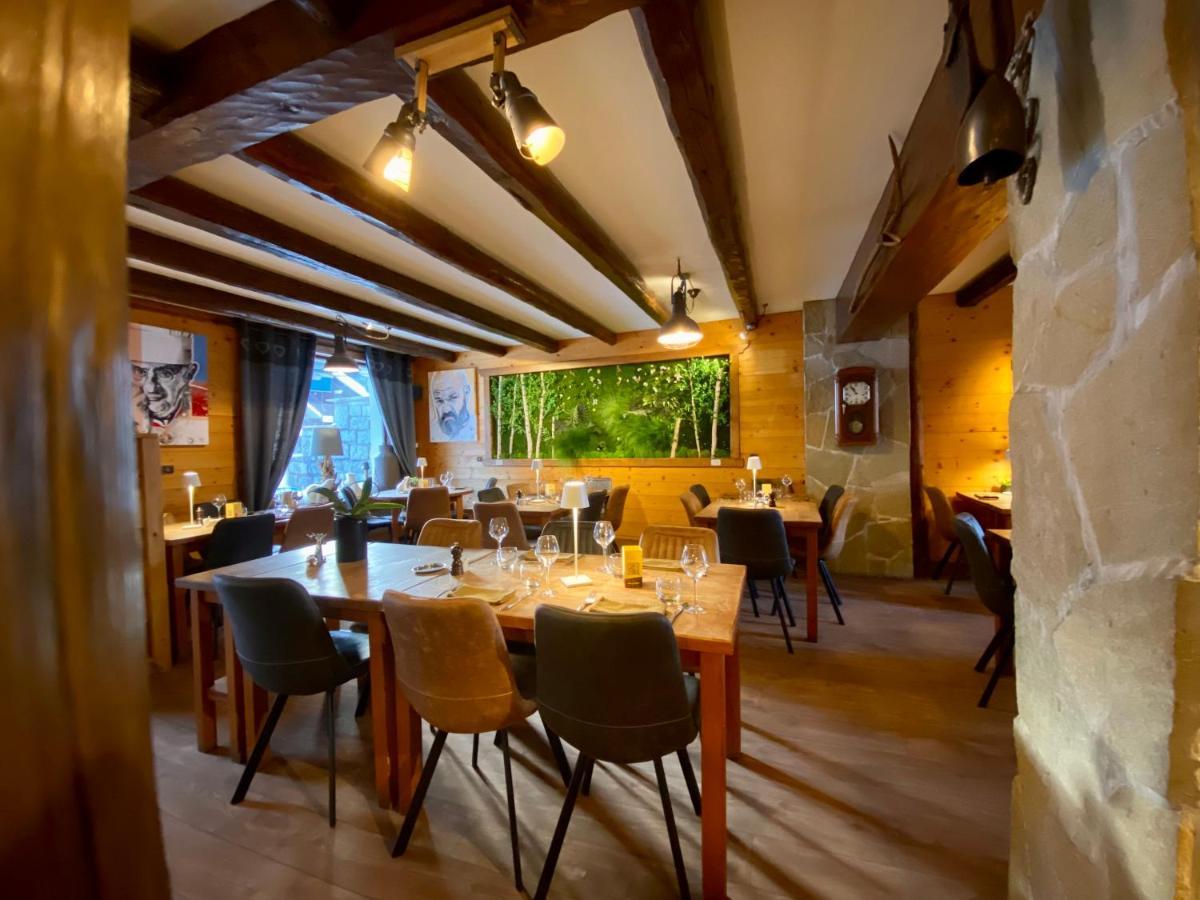 Logis Hotel Les Ancolies 아레체스 외부 사진