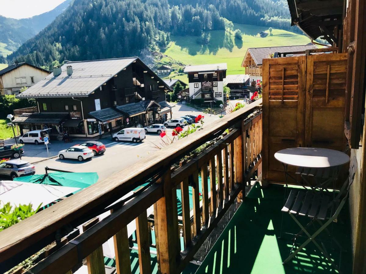 Logis Hotel Les Ancolies 아레체스 외부 사진