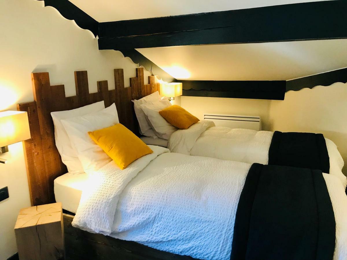 Logis Hotel Les Ancolies 아레체스 외부 사진